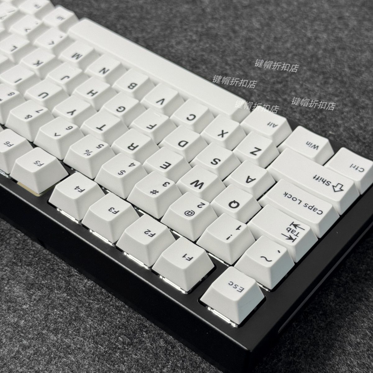 ミニマリストな純白キーキャップ チェリープロファイル PBT - Gaming Keyboard Bundle のレビューと価格